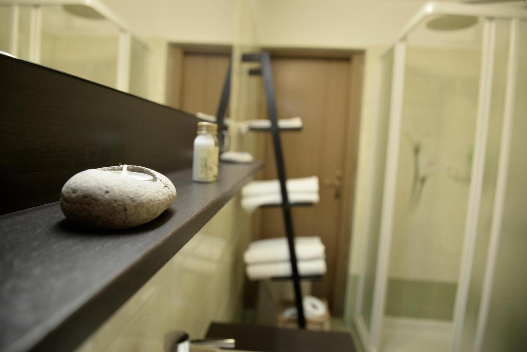 Medizen Apartment 伊佐拉 外观 照片